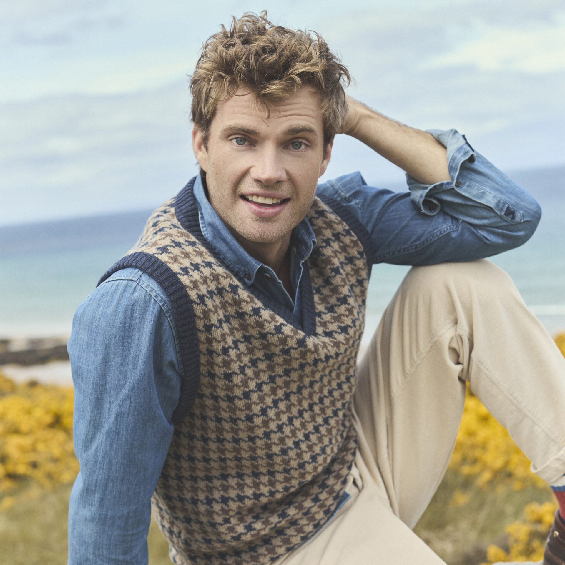 Joules Ferguson Wool-Rich Oatmeal Houndstooth Vest