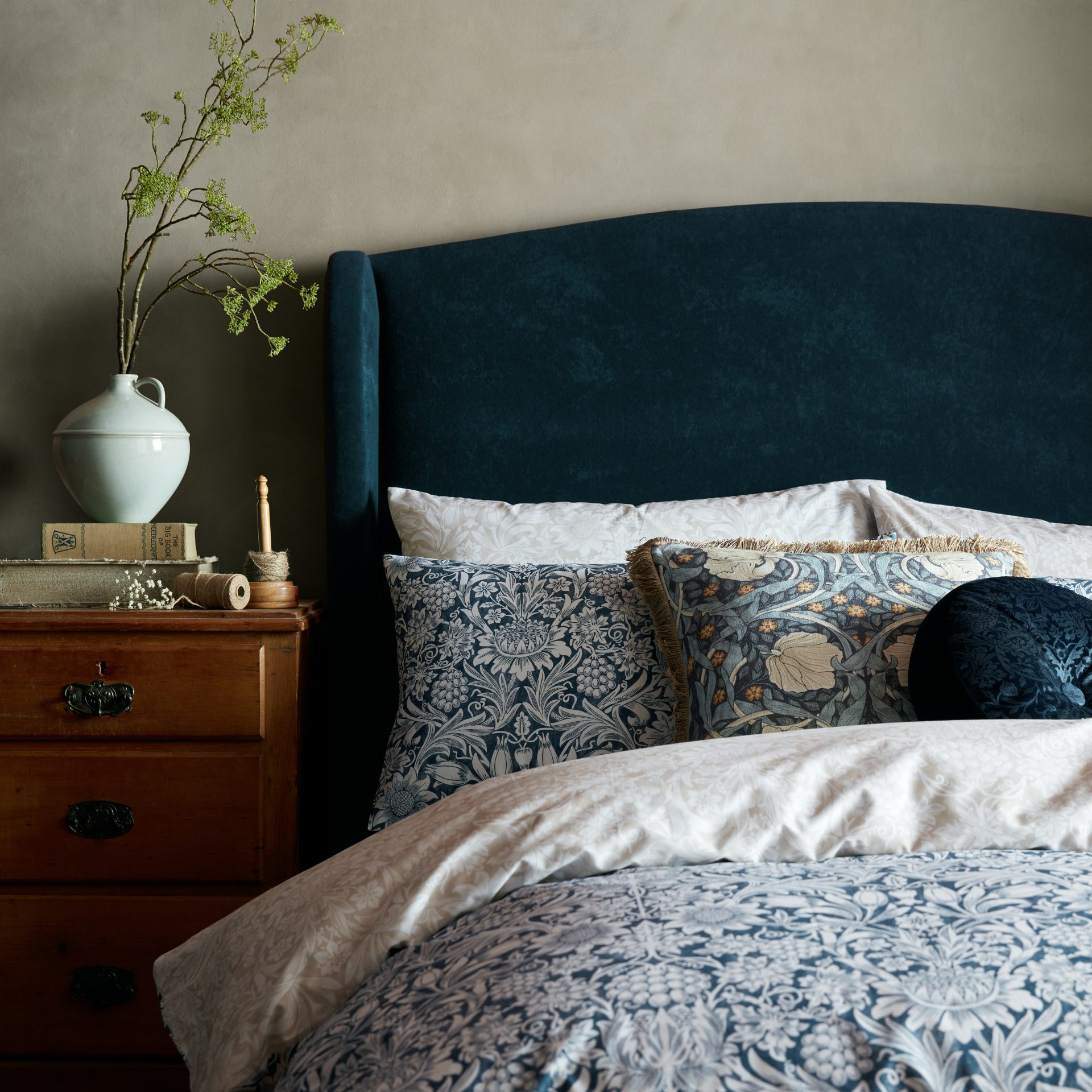 Sunflower Ink Cameo Beds Farnham