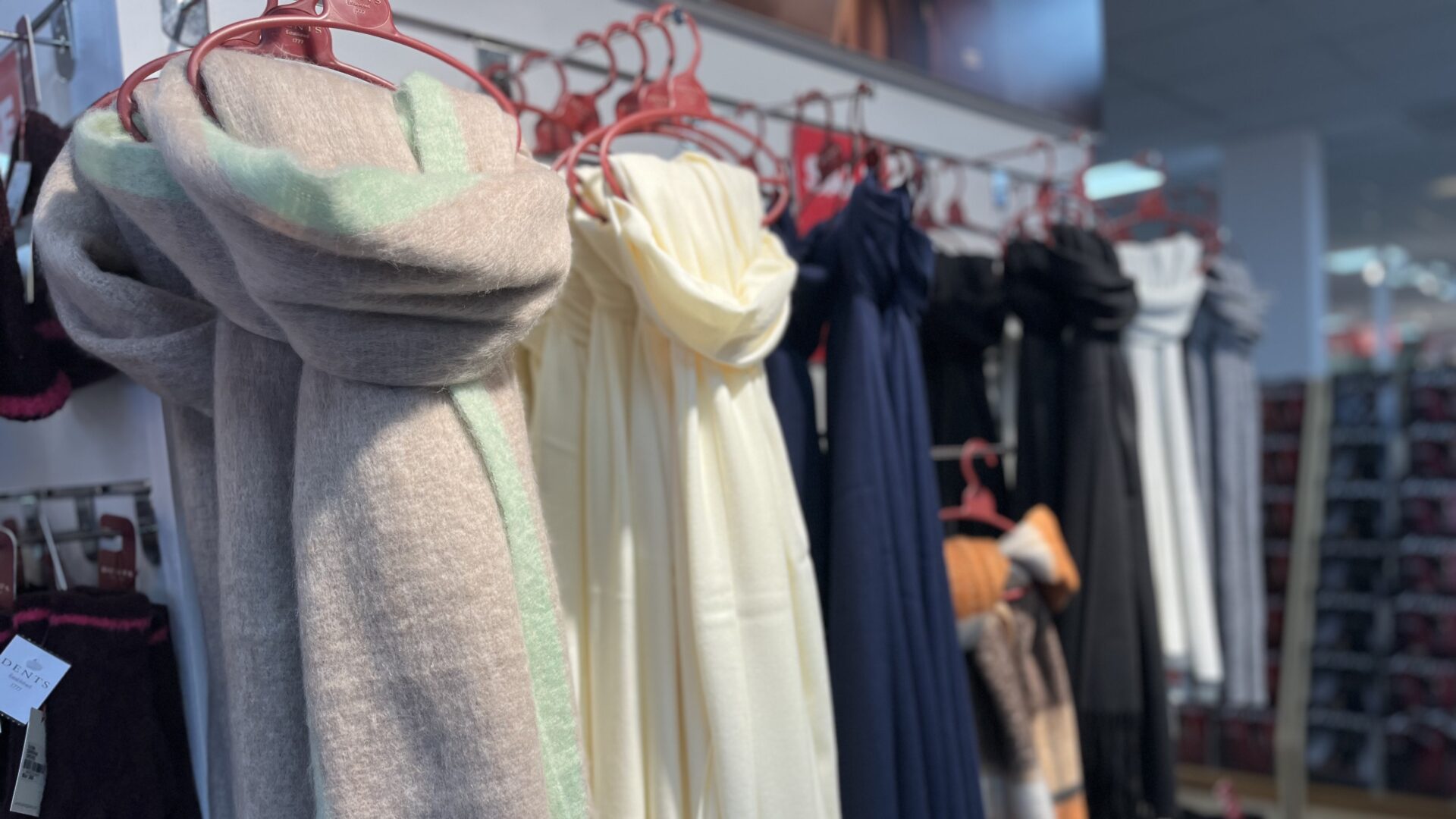 Dents Cashmere Scarf with Tassels